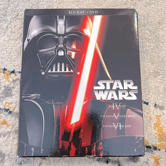 Star Wars Blu-Ray and DVDs - Picture 1 of 5